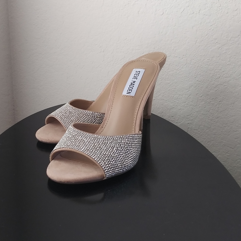 Heels - Picture 4 of 14